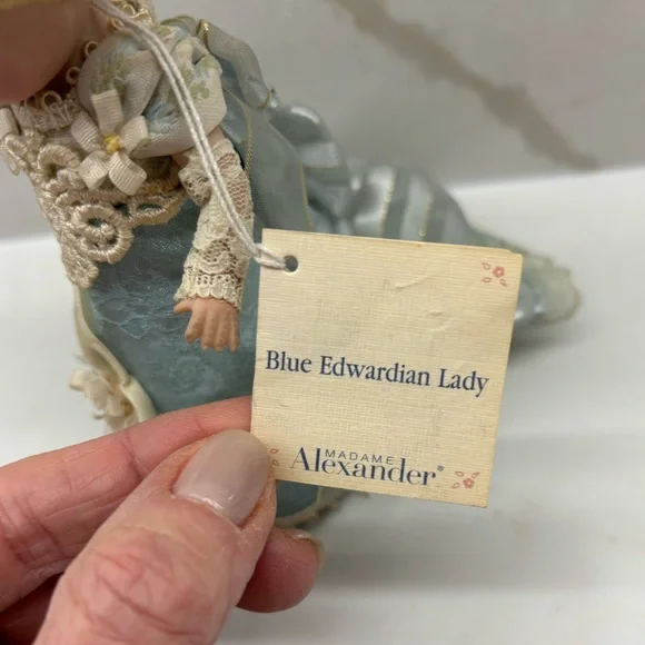 Vintage Madame Alexander Doll Porcelain Blue Edwardian Lady Collectable Doll - Picture 8 of 10